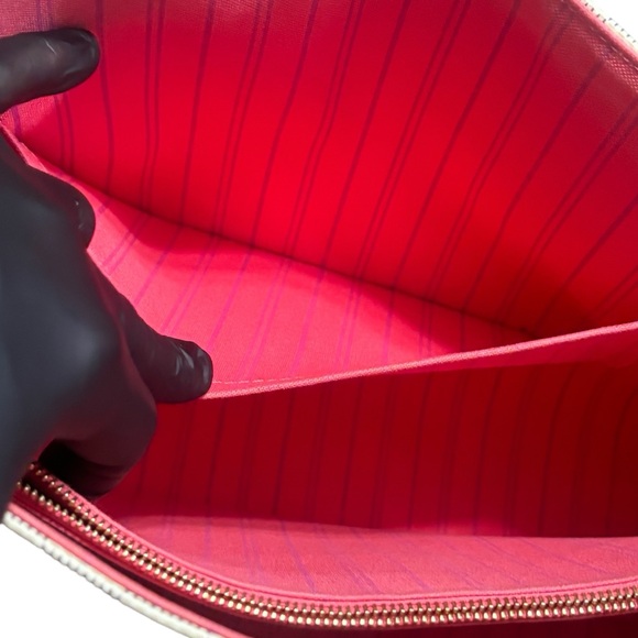 Limited Edition Louis Vuitton Damier Azur Calvi - Picture 12 of 16